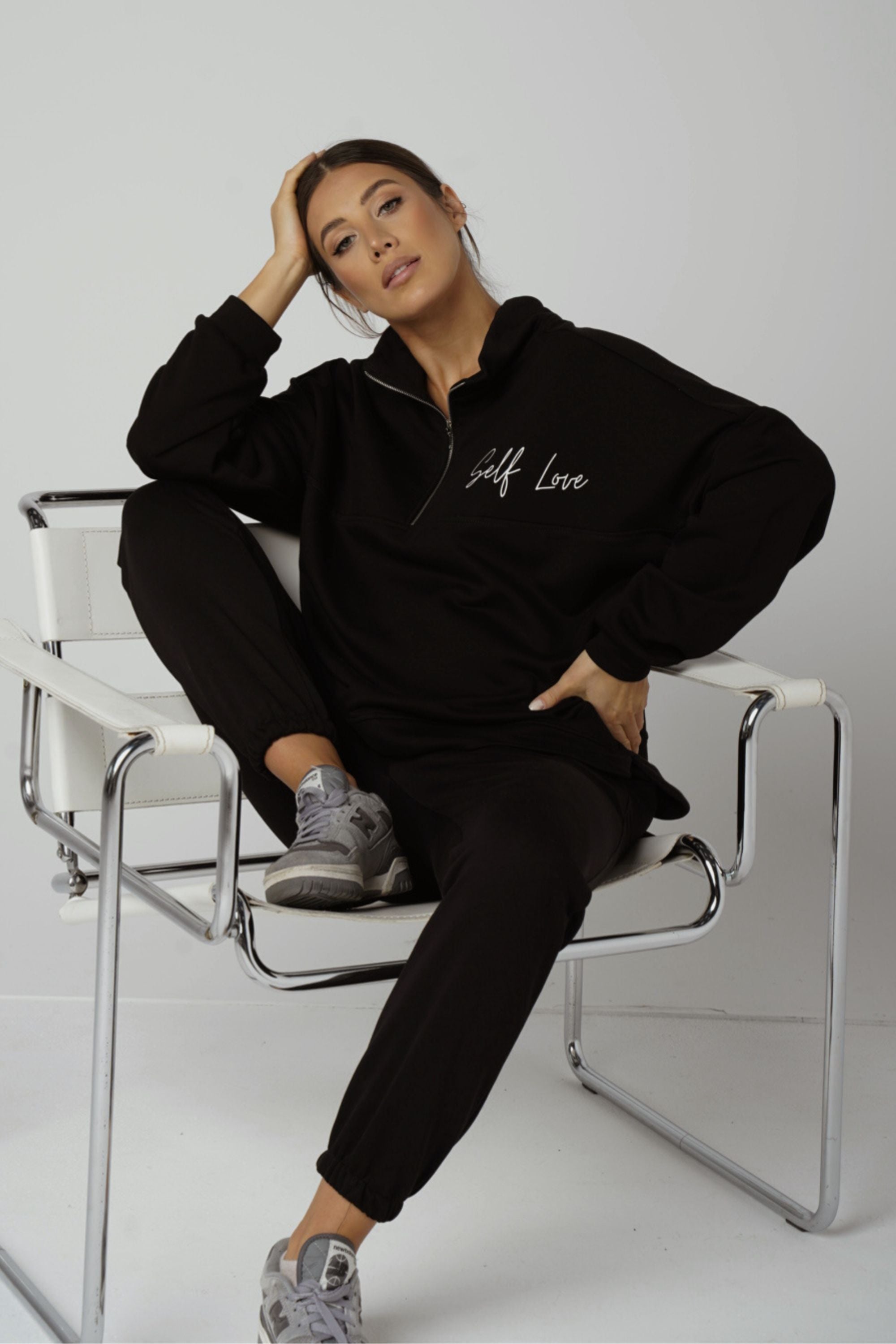 Amina Czarny komplet dresowy diagonal