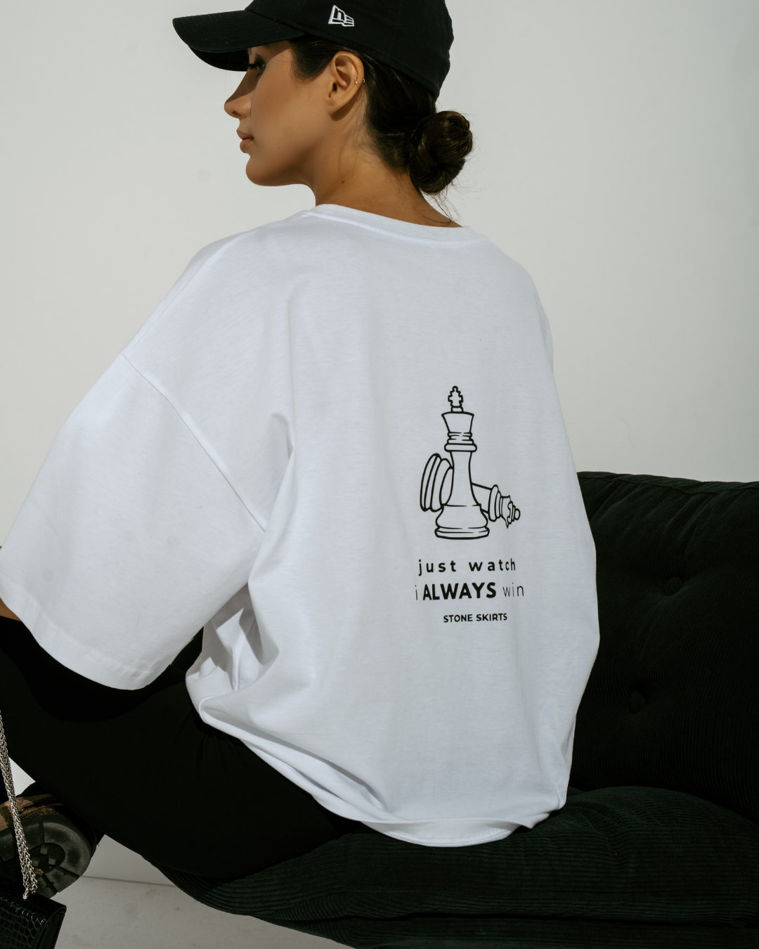 T-shirt Just Watch - biała