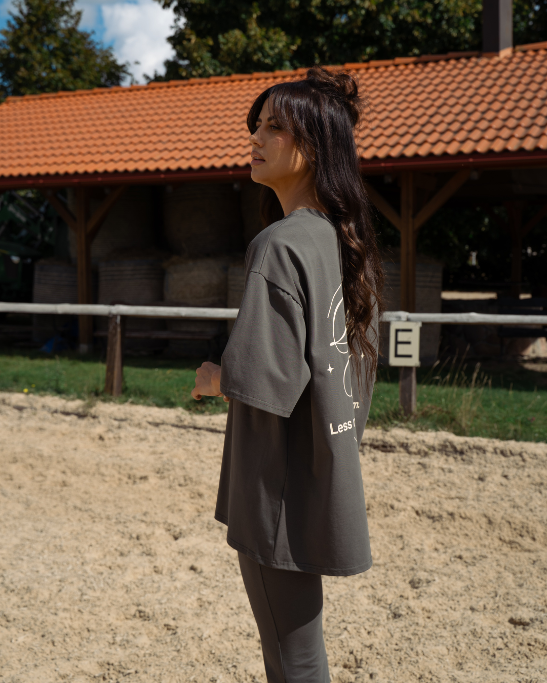 T-SHIRT BABES CLUB LONG KHAKI GREY