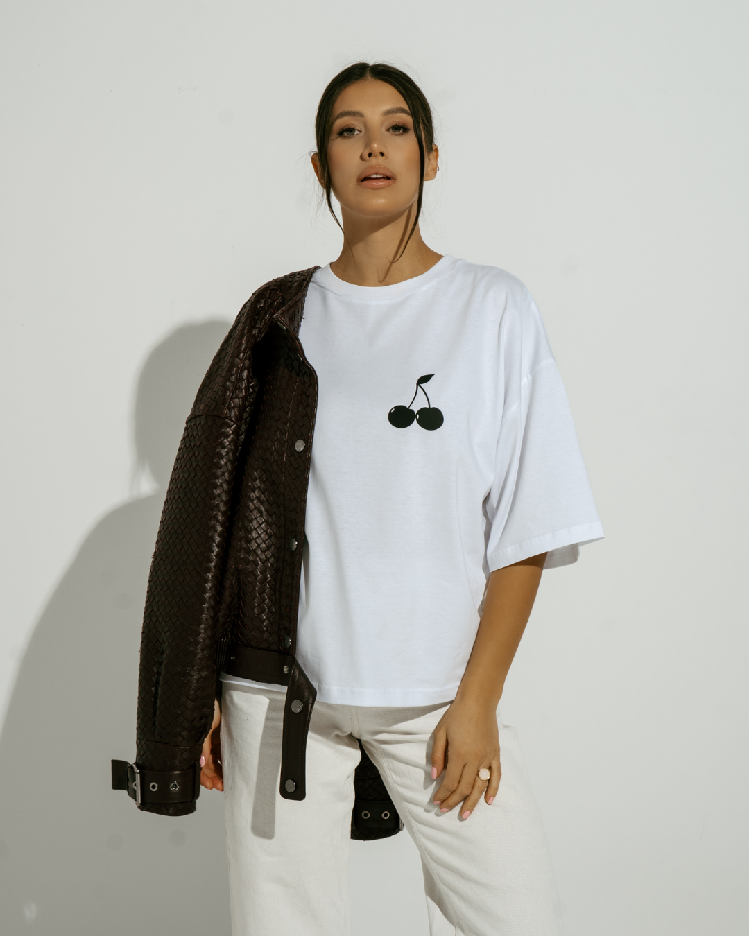 T-shirt Cherry - biała