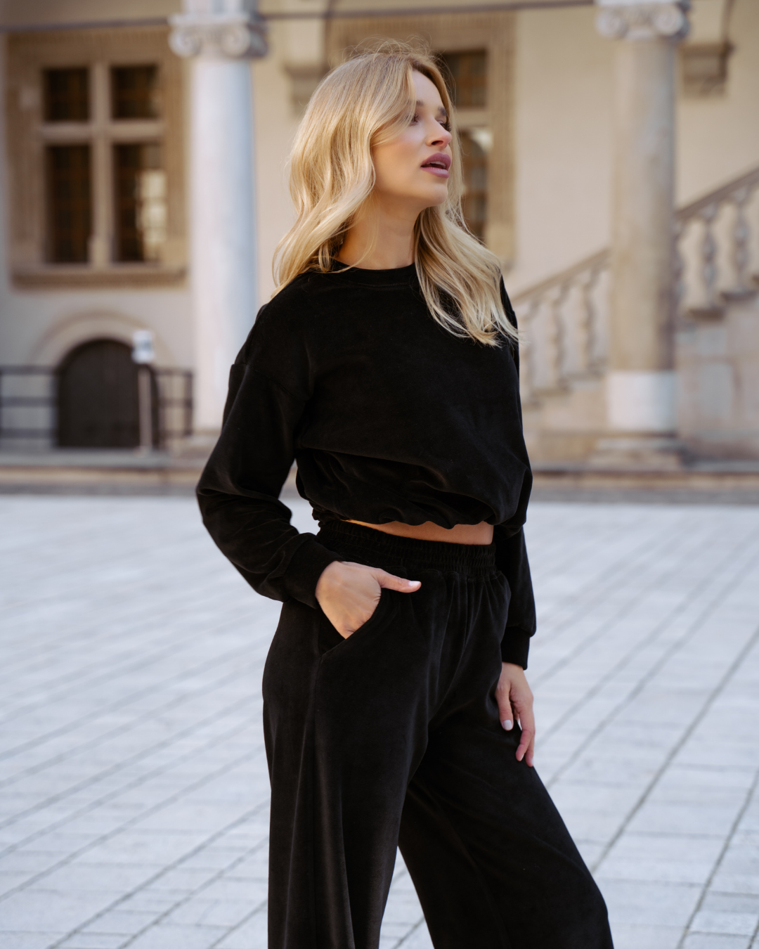 Cristin Black - komplet welurowy