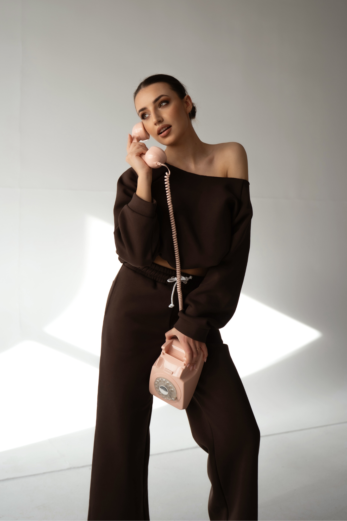 Bluza na ramię Noelle Sweet Chocolate