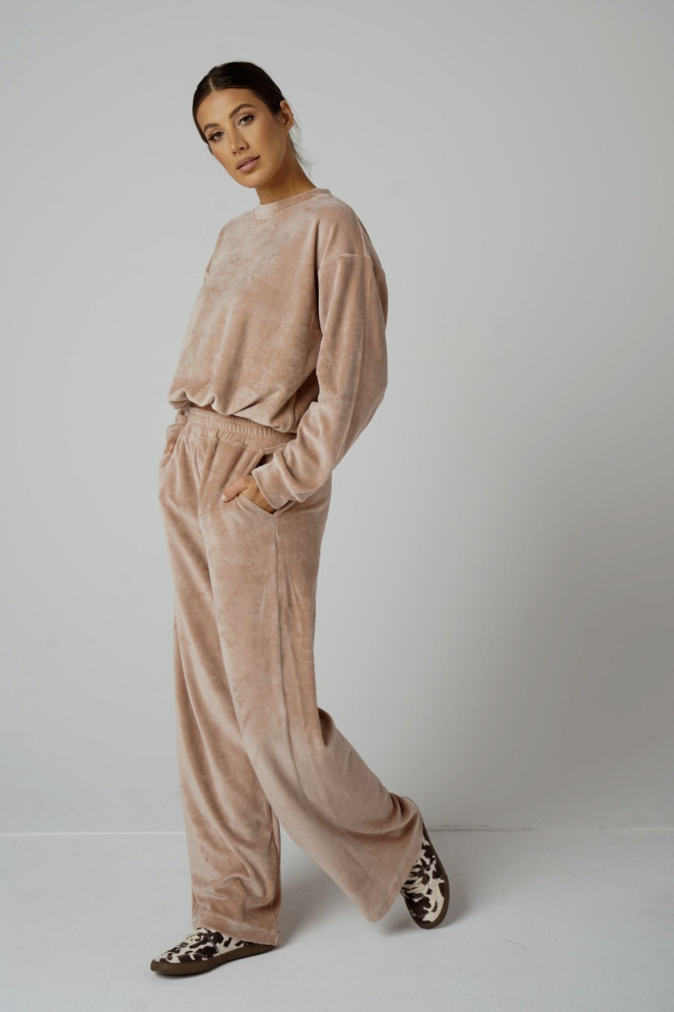 Cristin Cream komplet welurowy