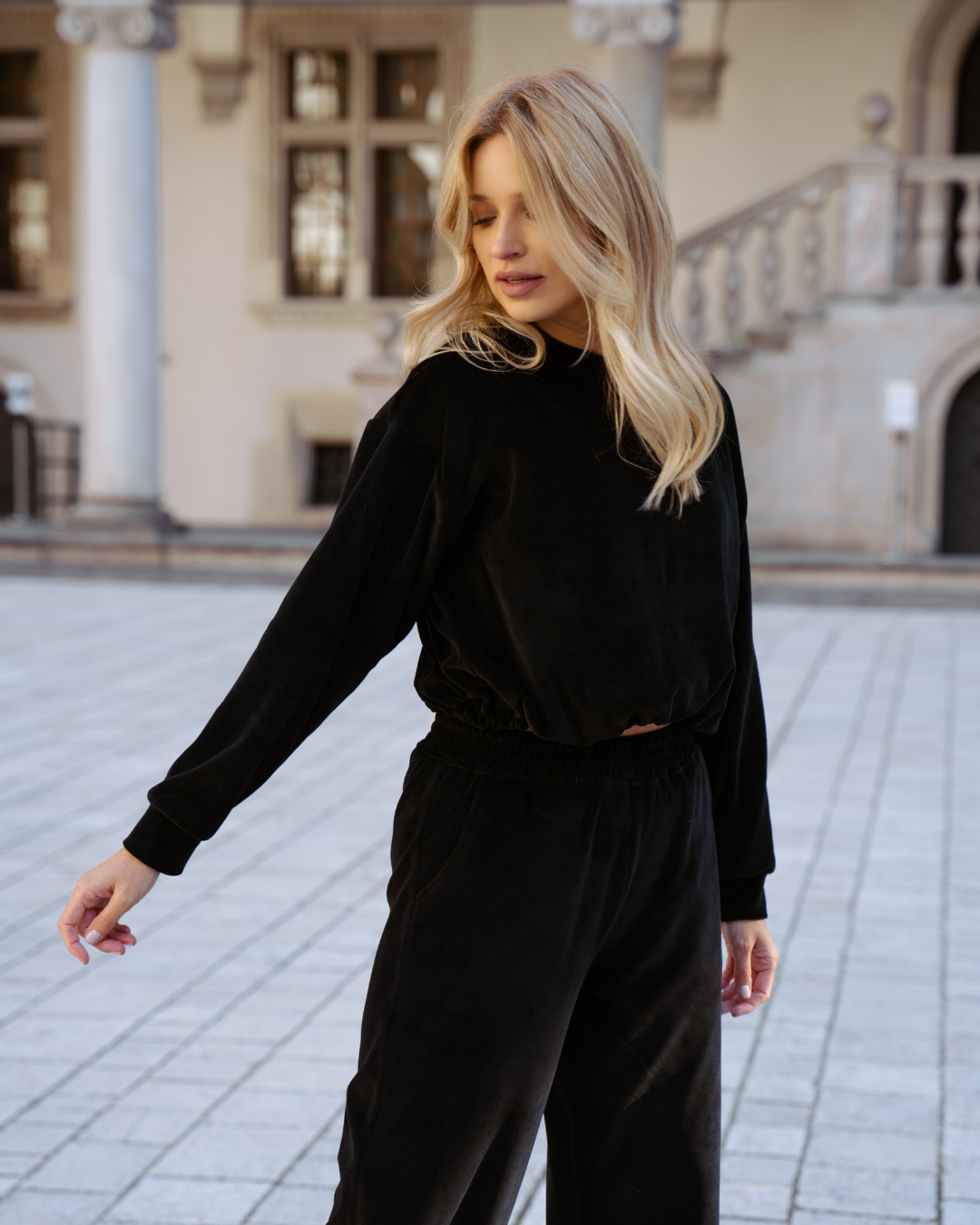 Cristin Black - komplet welurowy