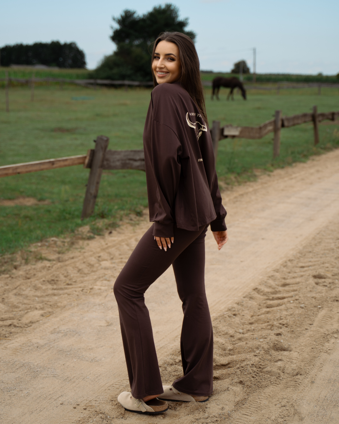 LONGSLEEVE BROWN TEXAS AP
