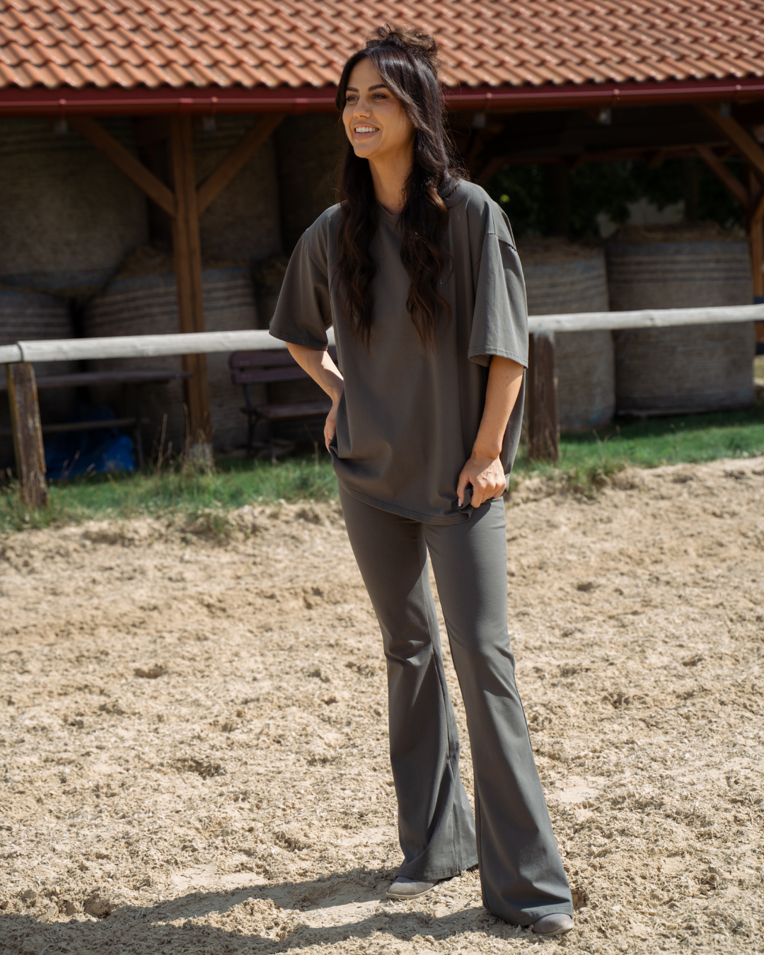 T-SHIRT BABES CLUB LONG KHAKI GREY